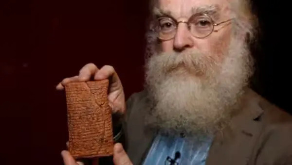 In 2009, Dr. Irving Finkel, a renowned expert in cuneiform writing at the British Museum, gained access to a small Babylonian clay tablet, dated to around 3,770 years ago, which profoundly reshaped our understanding of the ancient biblical flood narrative.
