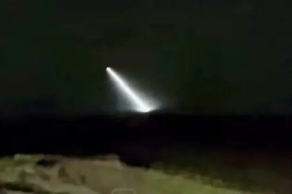 The phenomenon occurred at 4 a.m. and was recorded by a local resident. “It was as if someone had switched on a giant spotlight in the sky,” she said.
